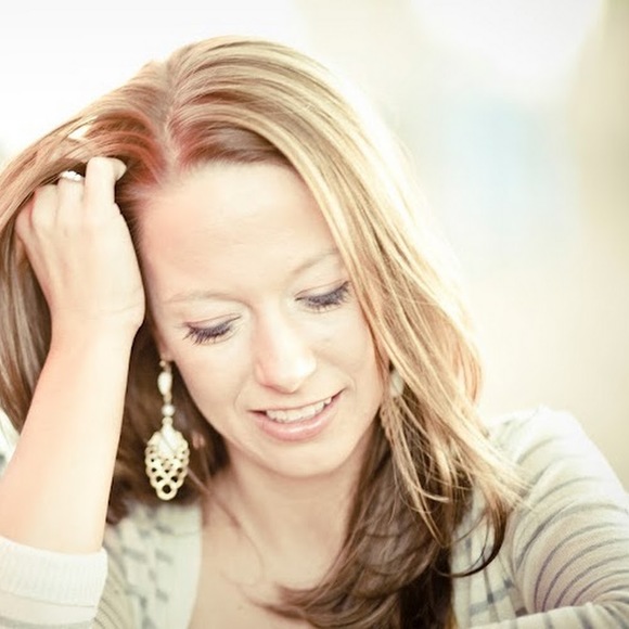 Meet your Posher, Danielle - Picture 1 of 1